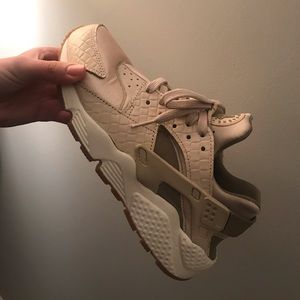 NIKE: Sneakers brand new